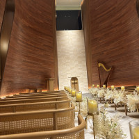 木目調のチャペル