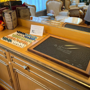 ロビーに参加型の結婚証明書をセット|779888さんの東京アフロディテの写真(2586034)