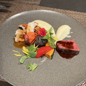 メインの料理です。オマール海老と満点和牛です。|779940さんのMEDI（メディー）の写真(2582890)