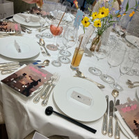 披露宴会場のテーブル