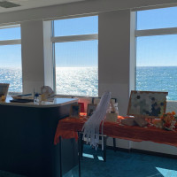 挙式受付。チャペル建物に受付部屋が併設していて景色がいいです