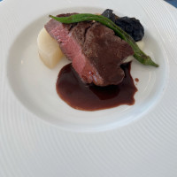 特選牛フィレのロースト　フォンドヴォー赤ワインソース