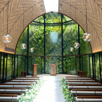 アーチ状のチャペルがとてもかわいく、オシャレです。