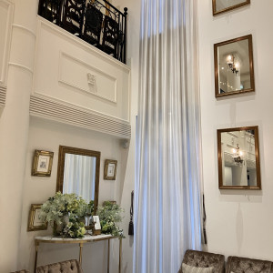 ロビーの飾りつけの種類は沢山ありました。|780037さんのアルモニーアンブラッセイットハウス/テイクアンドギヴ・ニーズウェディングの写真(2583260)