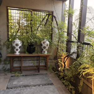 挙式会場の入場する手前の小さな空間も好きでした。|780080さんのクラシカ表参道/別邸KEYAKIの写真(2583336)