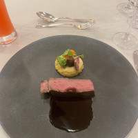 お肉パフォーマンスをし、テーブルのキャンドル一斉点火しました