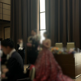 披露宴会場、カーテンが閉じてる時のイメージ