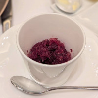 お肉料理の前に提供されるお口直し
旬果実のグラニテ