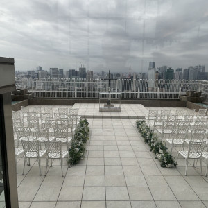 挙式会場は外と中が選ぶことができます！オプションで風船を飛ば|780116さんのRESTAURANT LUKE with SKY LOUNGE（レストランルーク スカイラウンジ）の写真(2583483)