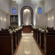 小規模で厳かなチャペルです。