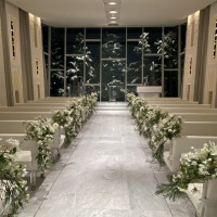 白を基調とした挙式会場