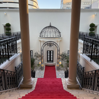 階段って、結婚式って感じしますよね。