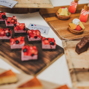 デザートブッフェです。ガーデンで実施しまし喜んで良かったです|780261さんのアクアテラス迎賓館（新横浜）/テイクアンドギヴ・ニーズウェディングの写真(2583941)