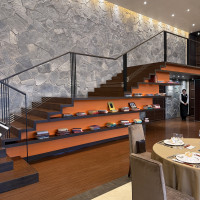 ストーンヒルズ、入場の階段