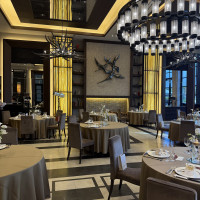 ストーンヒルズ、壁の装飾