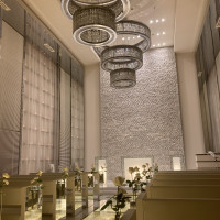 奥の壁側ライトアップ