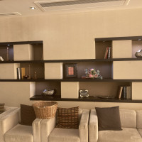 ホワイトヒルズの手前の部屋の壁の装飾
カスタム可能