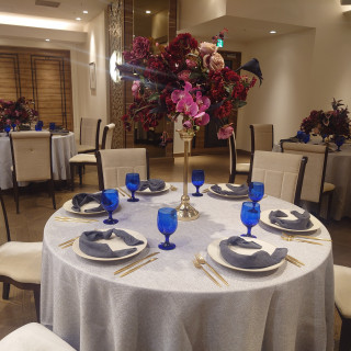 披露宴会場、とてもゴージャスだった。