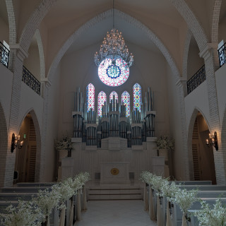 ステンドグラスのあるチャペル