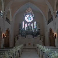 ステンドグラスのあるチャペル