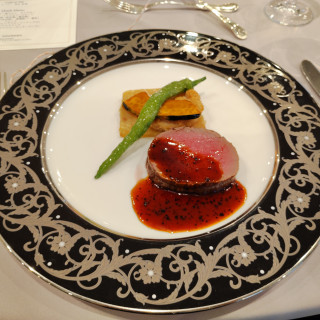 メインの肉料理