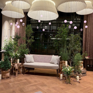 緑に囲まれたソファが素敵な高砂|780542さんのMEDI（メディー）の写真(2585178)