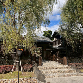 それぞれの姓が入った提灯が下げられます