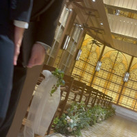 キラキラと輝くチャペルで明るさの調整が出来ます