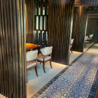 説明をこちらの机で受けました