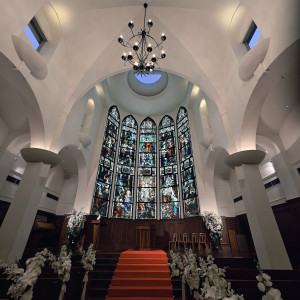 挙式の会場
ステンドグラスが美しい|780598さんの四季の丘 seasons withの写真(2585321)