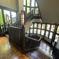 前撮りでも人気な階段だそうです。