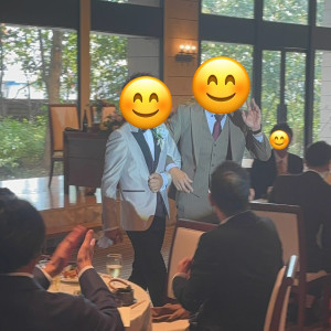 新郎お色直し友人と退場|780686さんのヴィラルーチェの写真(2599289)