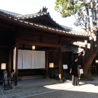 ゲスト控室の建物の外観も趣があり素敵です