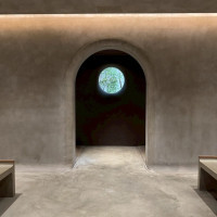 挙式会場から見た入口