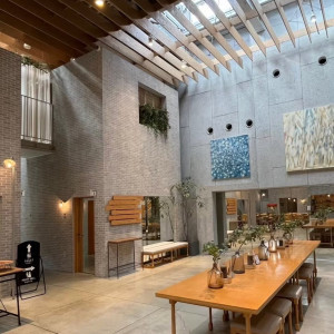 待合室の別角度です。
ウェルカム系を飾るスペースがたくさん。|780707さんのBleu Blanc(ブルー:ブラン)●BRASSグループの写真(2585992)