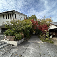 外観から自然を感じられます。