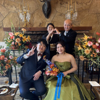 家族写真ですがこの暖炉が夫婦でお気に入りのポイントです