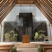 陽の光が入る綺麗なチャペル