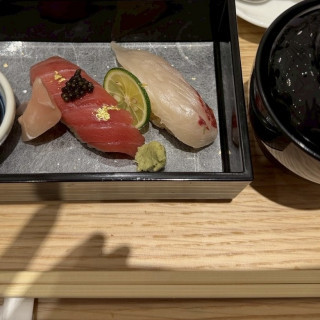 マグロとシマアジのお寿司