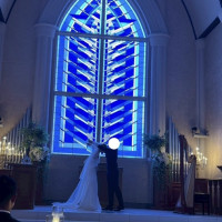 高い天井にステンドグラスの窓が素敵です⭐︎