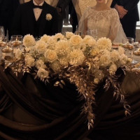 キャンドルを置いていただき、ドレープをオプションで追加しまし