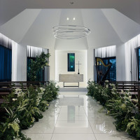 自然光が差し込み、ナチュラルで素敵な式場でした。