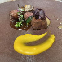 お肉は絶品！値上げする価値あります。