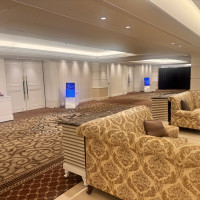 各ホールの入口付近に受付とウェルカムスペースが設置されます。