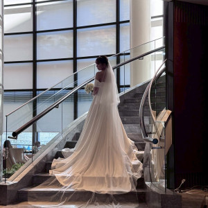 ロビーのらせん階段で写真撮影|780919さんのセルリアンタワー東急ホテルの写真(2587383)