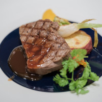 特選黒毛和牛フィレ肉のグリル マデラソース
沖縄県産野菜添