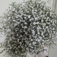 ブーケはフラワー担当の方と希望のブーケを相談できます。