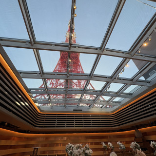 チャペルの参列席から見た景色