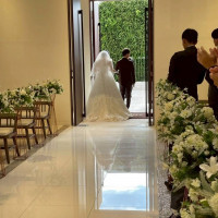 床に綺麗に反射してまるで鏡のように写りました！