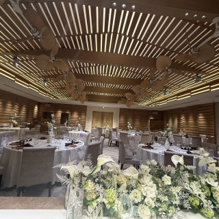 披露宴会場を下見したのが夜だったので少し暗いです。